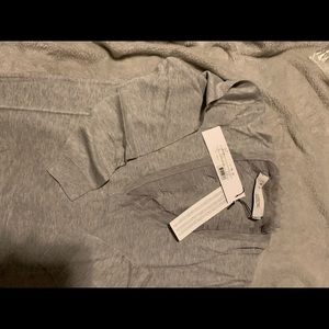 Very soft and light long sleeve v neck